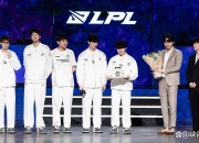 Rookie在篮网比赛中险胜，战术调整引发热议！比赛高潮迭起